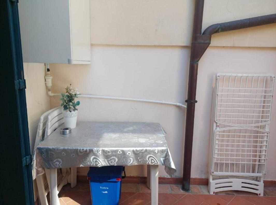 Bilocale Centro Storico Apartment Pesaro Bagian luar foto