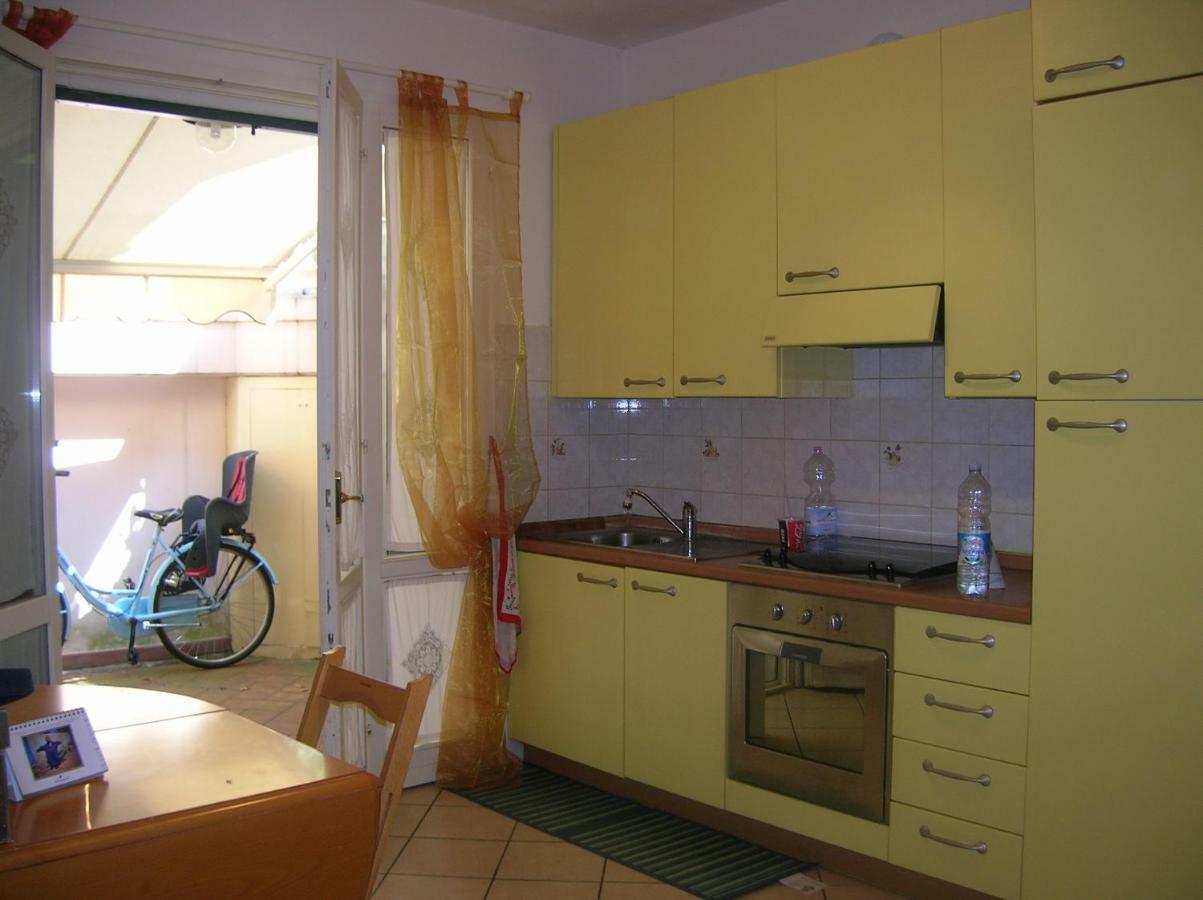 Bilocale Centro Storico Apartment Pesaro Bagian luar foto