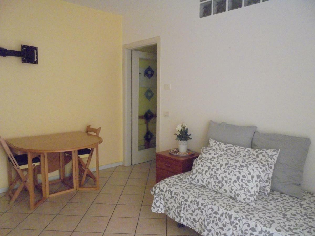 Bilocale Centro Storico Apartment Pesaro Bagian luar foto
